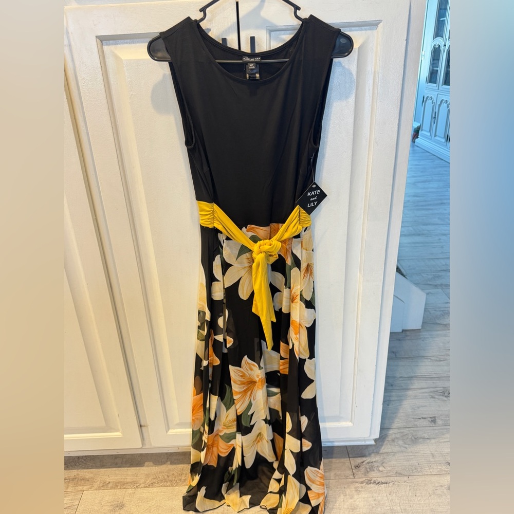 Black and Yellow Sleeveless Maxi Sundress